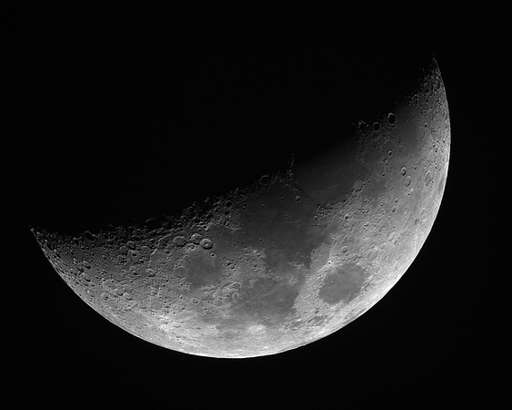 Crescent_Moon_AP155_1st_Light
