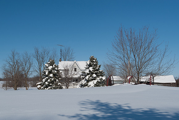 Farmhouse in Winter 09Feb2013_9808_sm