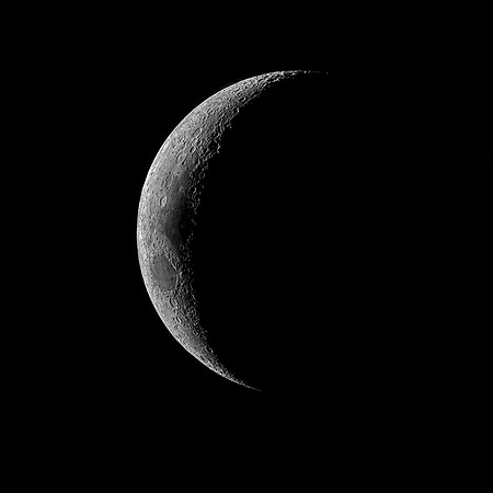 Crescent_Moon_20Apr2026_15xpt8sec_PS_Texture_Clarity_Dehaze