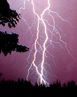 Lightning_July31_2005_crop_frame14