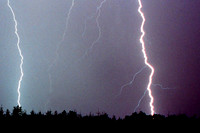 Lightning_July31_2005_crop_frame20