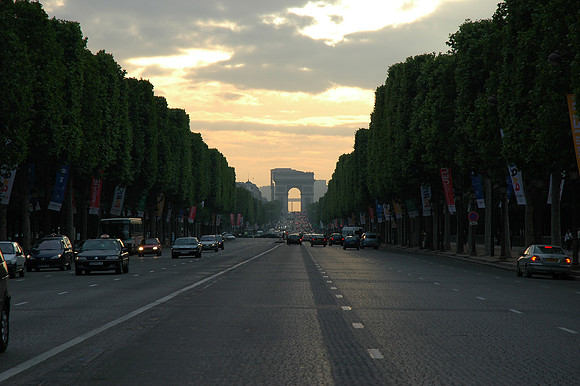 Champs_Elysee1