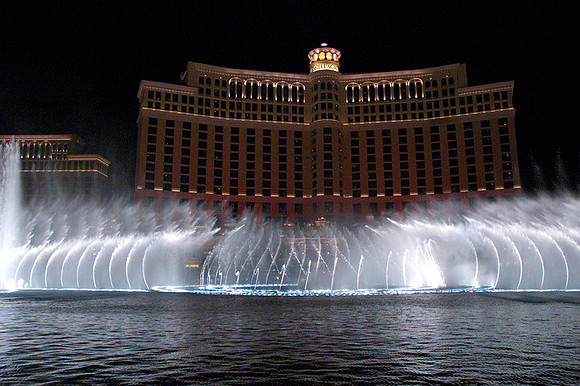 Bellagio_Fountain_104_small