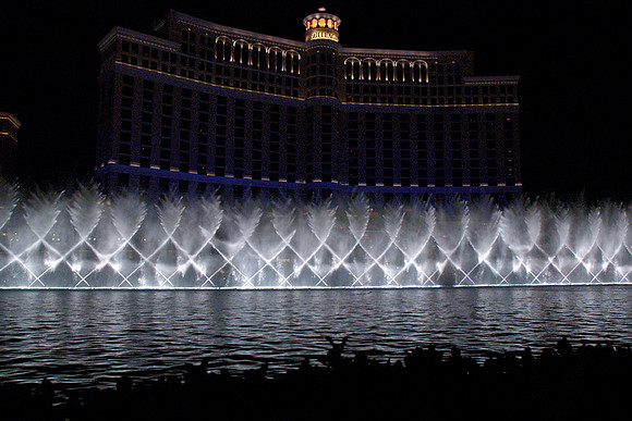 Bellagio_Fountain_85_small