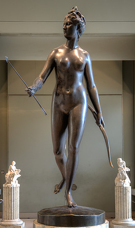 Diana_the_Huntress_4269_70_71_tonemapped