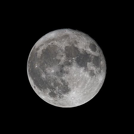 Moon_at_Perigee_v2